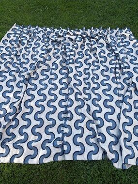 Custom made  fabric curtain - 80 Linches by 75 W
Beautiful piece